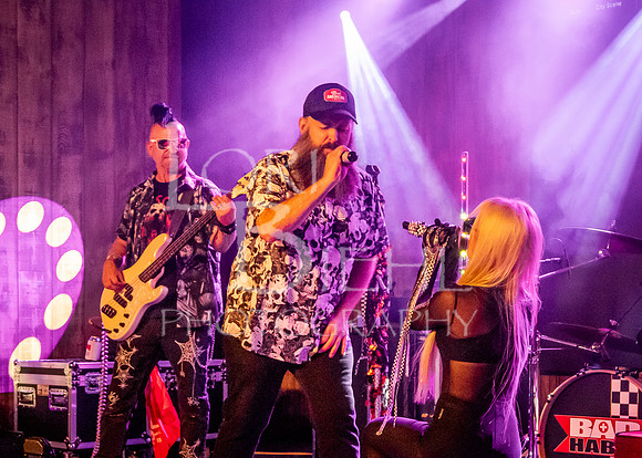 2025-10-31 Bad Habit @ Roadhouse Barn & Grill-160