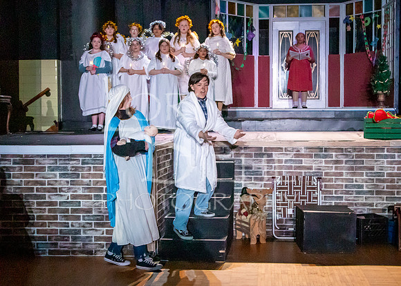 2025-12-02 OTW The Best Christmas Pageant Ever-391