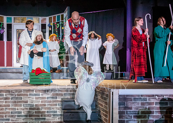 2025-12-02 OTW The Best Christmas Pageant Ever-407