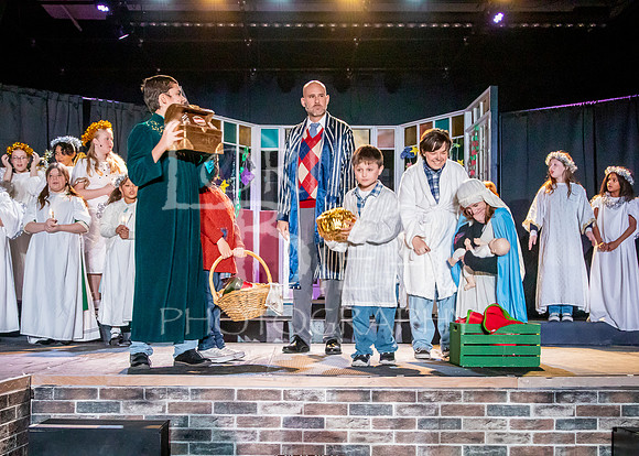 2025-12-02 OTW The Best Christmas Pageant Ever-426