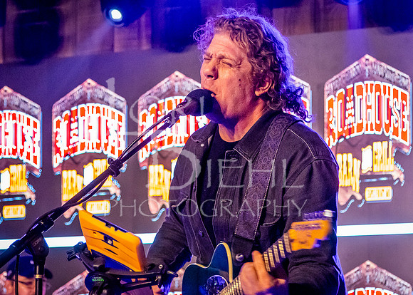 2026-02-26 LIonel's Variety Show @ Roadhouse Barn & Grill #1-434