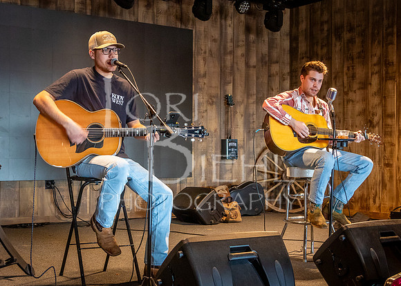 2026-02-15 Jesse Vaughn & Brayden Reynolds @ Roadhouse Barn & Grill-18