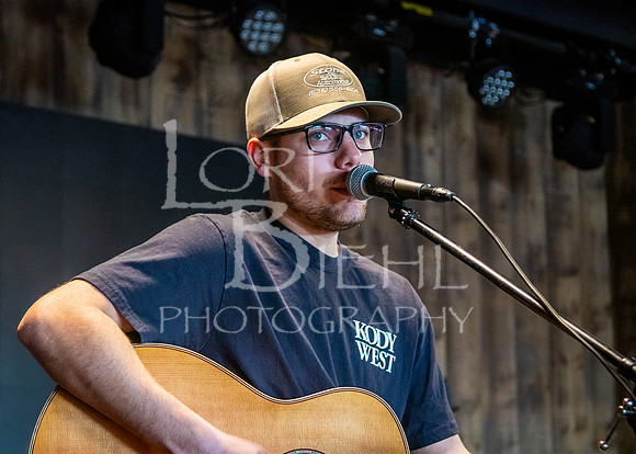 2026-02-15 Jesse Vaughn & Brayden Reynolds @ Roadhouse Barn & Grill-37