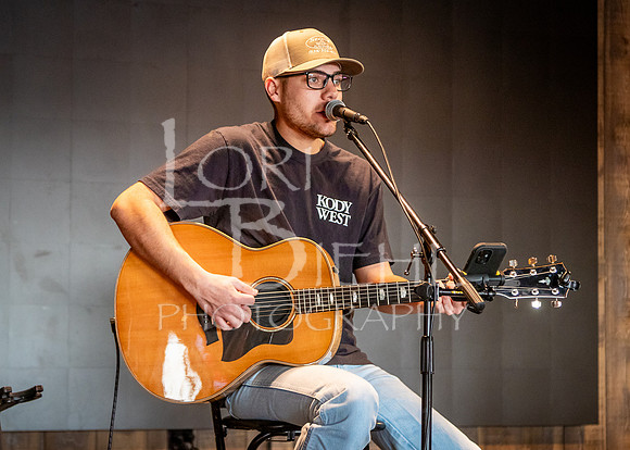 2026-02-15 Jesse Vaughn & Brayden Reynolds @ Roadhouse Barn & Grill-57