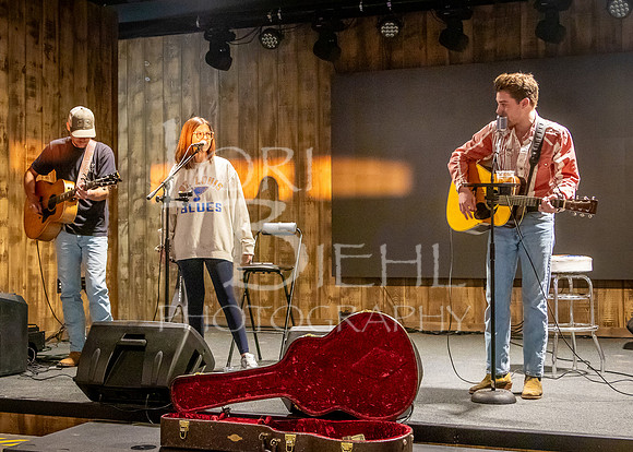 2026-02-15 Jesse Vaughn & Brayden Reynolds @ Roadhouse Barn & Grill-63