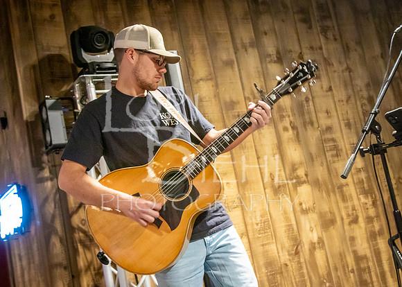 2026-02-15 Jesse Vaughn & Brayden Reynolds @ Roadhouse Barn & Grill-168