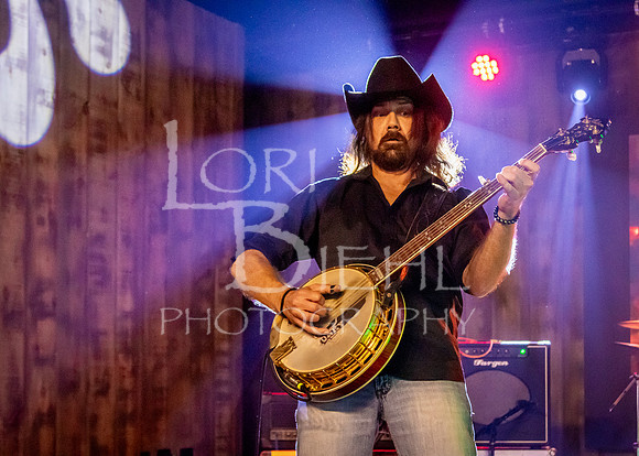 2026-04-11 Clover @ Roadhouse Barn & Grill-41