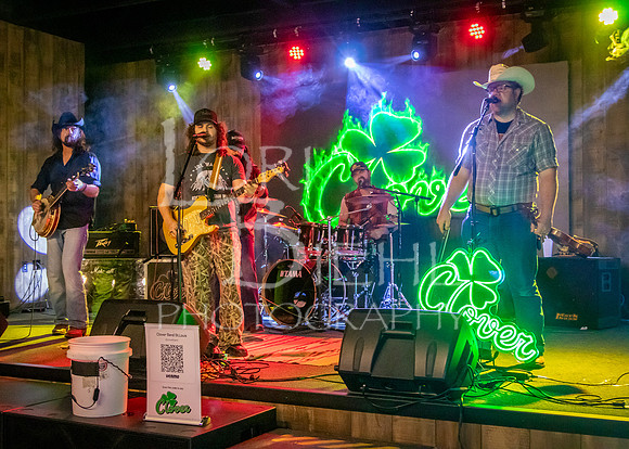 2026-04-11 Clover @ Roadhouse Barn & Grill-72