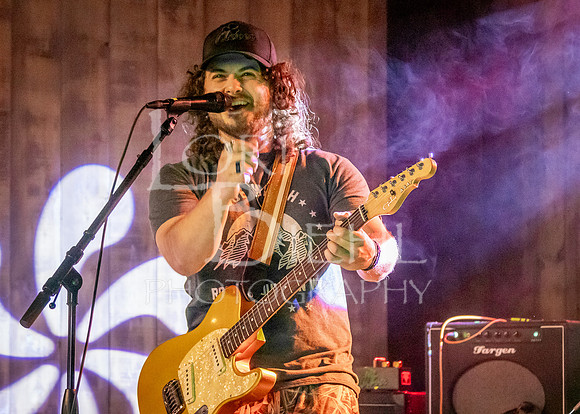 2026-04-11 Clover @ Roadhouse Barn & Grill-78