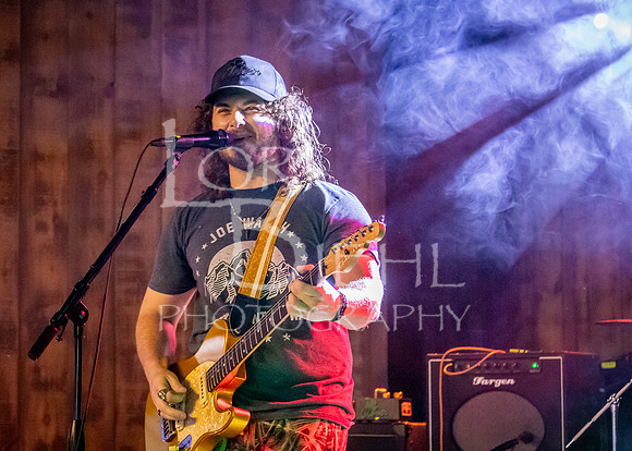 2026-04-11 Clover @ Roadhouse Barn & Grill-79