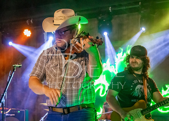 2026-04-11 Clover @ Roadhouse Barn & Grill-86