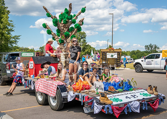 2023-07-09 LCF Parade #1 - LB-11